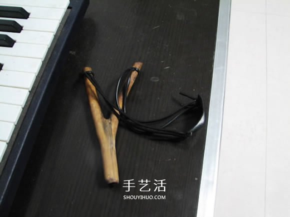 木叉彈弓制作方法過程 自制木頭彈弓圖解教程 -  rpnrmr.com