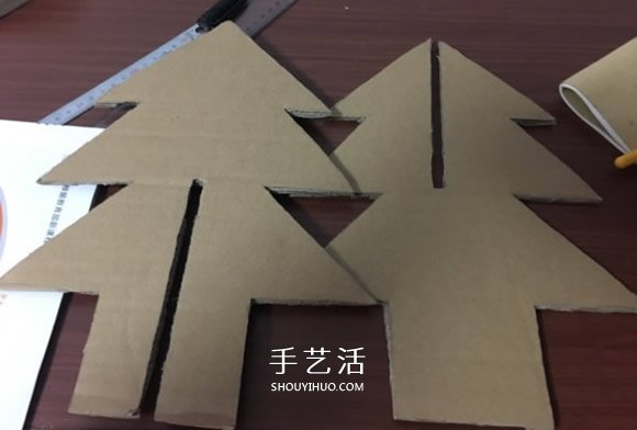 自制大圣誕樹的方法 瓦楞紙制作大立體圣誕樹 -  rpnrmr.com