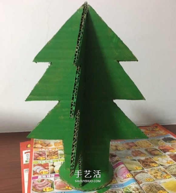 自制大圣誕樹的方法 瓦楞紙制作大立體圣誕樹 -  rpnrmr.com