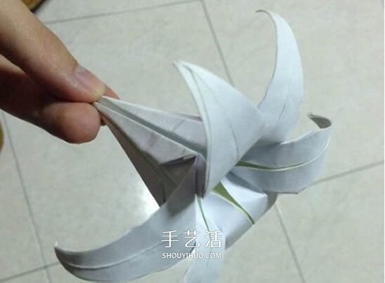 紙百合花的折法圖解 折百合花的方法步驟 -  rpnrmr.com