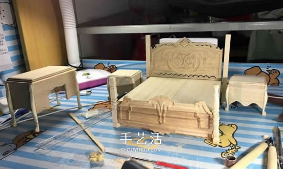 純手工迷你家具 呈現(xiàn)歐洲三個(gè)時(shí)期的室內(nèi)環(huán)境 -  rpnrmr.com