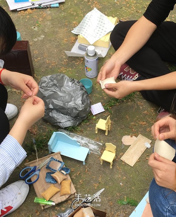 純手工迷你家具 呈現(xiàn)歐洲三個(gè)時(shí)期的室內(nèi)環(huán)境 -  rpnrmr.com