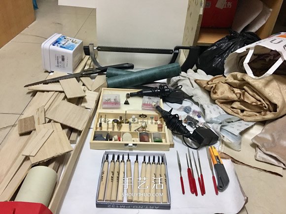 純手工迷你家具 呈現(xiàn)歐洲三個(gè)時(shí)期的室內(nèi)環(huán)境 -  rpnrmr.com