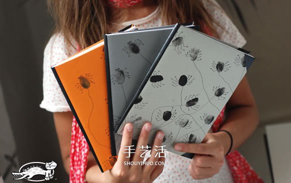 手指畫(huà)蜘蛛的方法 DIY制作萬(wàn)圣節(jié)風(fēng)格書(shū)皮 -  rpnrmr.com