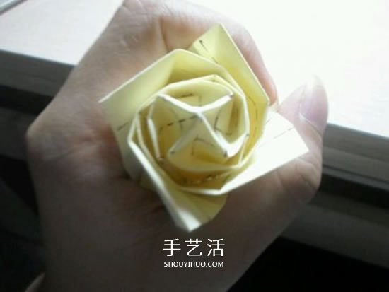 如何折疊玫瑰花圖解 玫瑰花的折法簡(jiǎn)單易學(xué) -  rpnrmr.com
