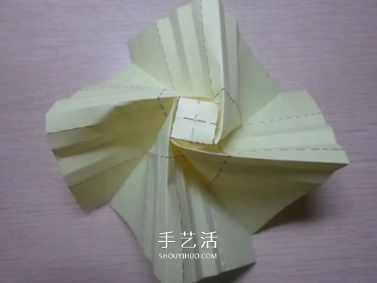 如何折疊玫瑰花圖解 玫瑰花的折法簡(jiǎn)單易學(xué) -  rpnrmr.com