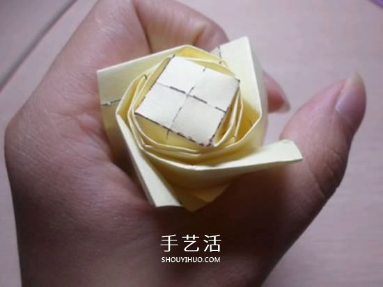 如何折疊玫瑰花圖解 玫瑰花的折法簡(jiǎn)單易學(xué) -  rpnrmr.com