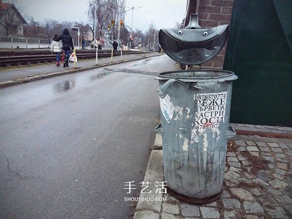 你在看我嗎？活動眼珠粘貼讓平凡街頭趣味橫生 -  rpnrmr.com