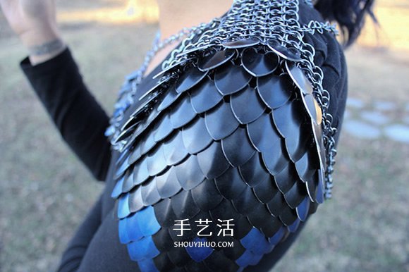 將腦中創(chuàng)意化成實體商品 鑲滿鱗片的盔甲首飾 -  rpnrmr.com