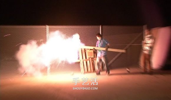 感覺無聊透頂？做個超巨大火柴刺激一下吧！ -  rpnrmr.com