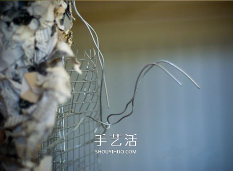 廢舊報(bào)紙DIY鹿頭標(biāo)本 簡(jiǎn)易駝鹿頭部標(biāo)本的做法 -  rpnrmr.com