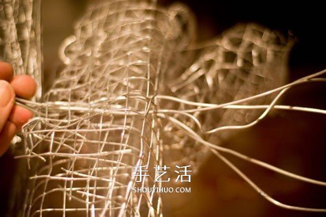 廢舊報(bào)紙DIY鹿頭標(biāo)本 簡(jiǎn)易駝鹿頭部標(biāo)本的做法 -  rpnrmr.com
