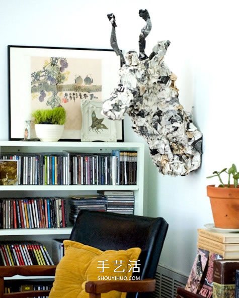 廢舊報(bào)紙DIY鹿頭標(biāo)本 簡(jiǎn)易駝鹿頭部標(biāo)本的做法 -  rpnrmr.com