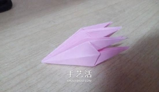 六瓣百合花折紙圖解 折紙六瓣百合的方法教程 -  rpnrmr.com