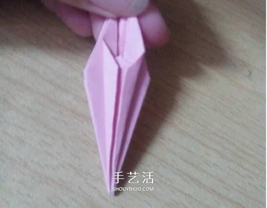 六瓣百合花折紙圖解 折紙六瓣百合的方法教程 -  rpnrmr.com
