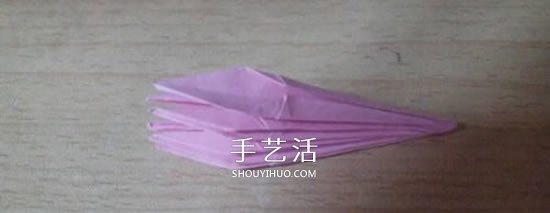 六瓣百合花折紙圖解 折紙六瓣百合的方法教程 -  rpnrmr.com