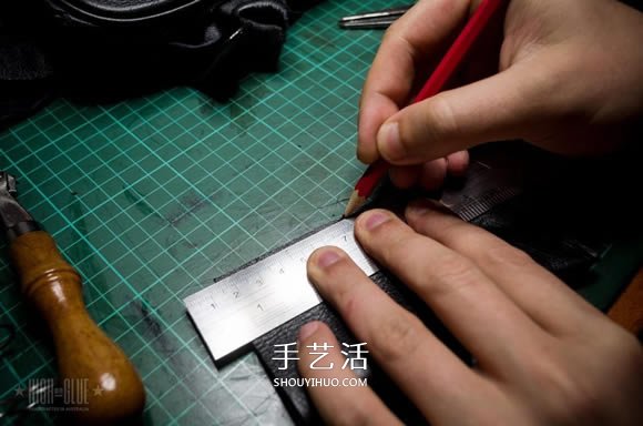舊皮包改造時(shí)尚手機(jī)套 舊皮包變廢為寶做手機(jī)套 -  rpnrmr.com