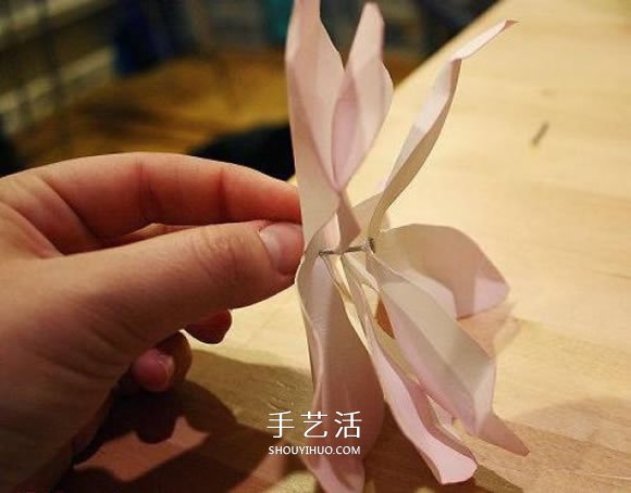 教師節(jié)木蘭花的制作 紙木蘭花的做法圖解 -  rpnrmr.com