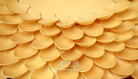 一次性勺子手工制作漂亮的野菊花掛鐘圖解 -  rpnrmr.com