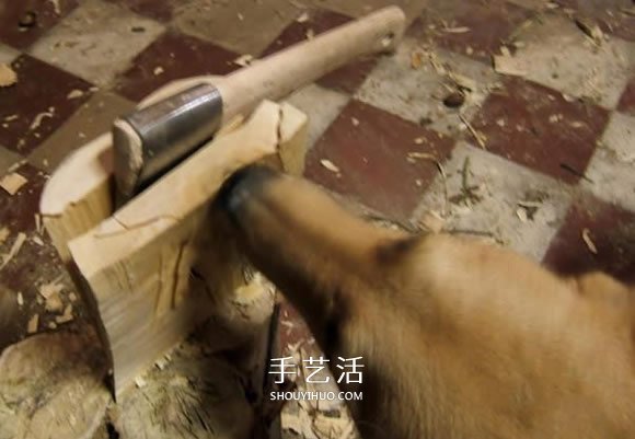 原木制作粗獷啤酒杯 自制大號啤酒杯的過程 -  rpnrmr.com