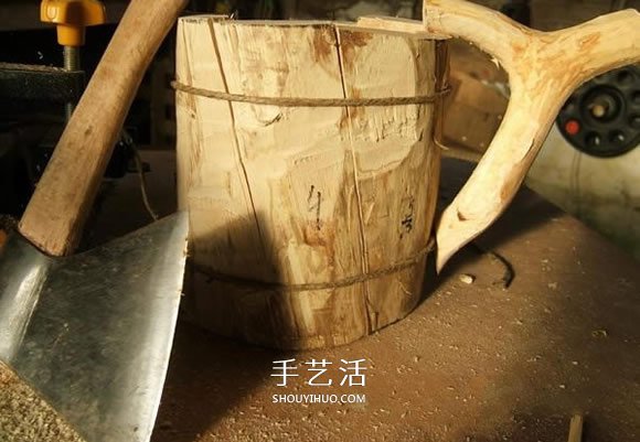 原木制作粗獷啤酒杯 自制大號啤酒杯的過程 -  rpnrmr.com