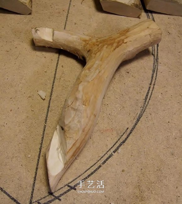 原木制作粗獷啤酒杯 自制大號啤酒杯的過程 -  rpnrmr.com