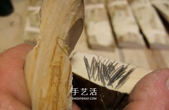 原木制作粗獷啤酒杯 自制大號啤酒杯的過程 -  rpnrmr.com