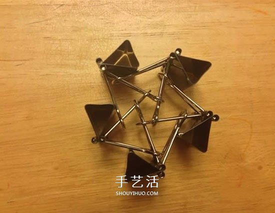 長(zhǎng)尾票夾做立體五角星 DIY票夾五角星圖解 -  rpnrmr.com