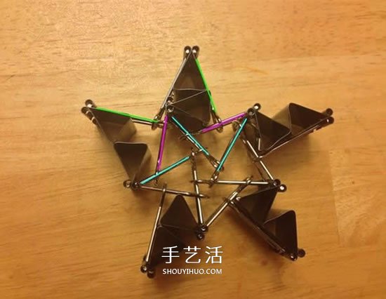 長(zhǎng)尾票夾做立體五角星 DIY票夾五角星圖解 -  rpnrmr.com