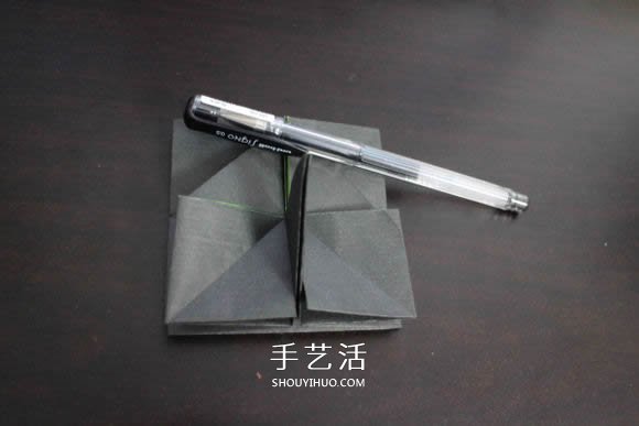 耐克標(biāo)志的折紙方法 怎么折NIKE標(biāo)志的圖解 -  rpnrmr.com