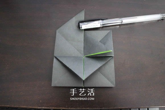 耐克標(biāo)志的折紙方法 怎么折NIKE標(biāo)志的圖解 -  rpnrmr.com