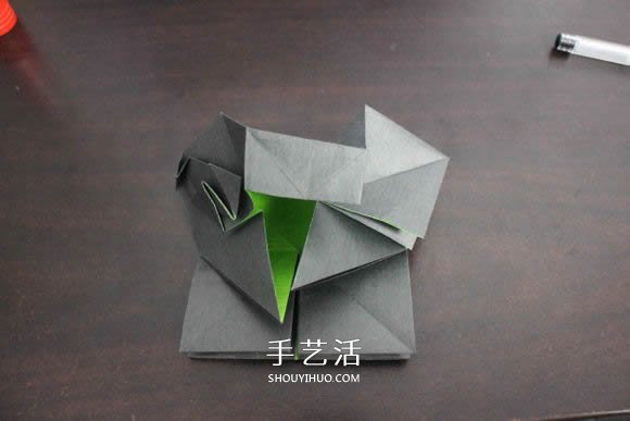 耐克標(biāo)志的折紙方法 怎么折NIKE標(biāo)志的圖解 -  rpnrmr.com