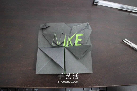耐克標(biāo)志的折紙方法 怎么折NIKE標(biāo)志的圖解 -  rpnrmr.com