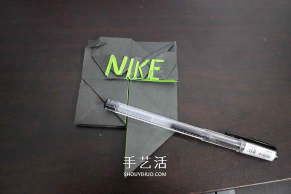 耐克標(biāo)志的折紙方法 怎么折NIKE標(biāo)志的圖解 -  rpnrmr.com
