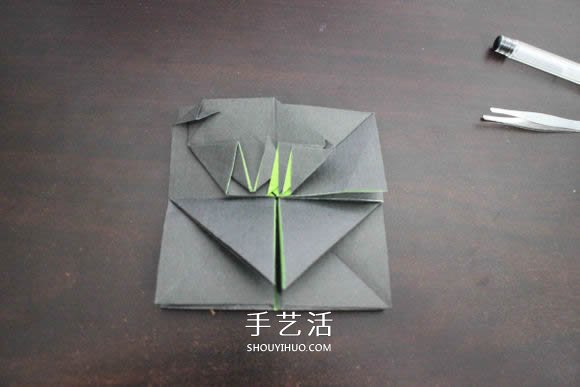耐克標(biāo)志的折紙方法 怎么折NIKE標(biāo)志的圖解 -  rpnrmr.com