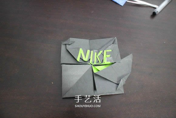 耐克標(biāo)志的折紙方法 怎么折NIKE標(biāo)志的圖解 -  rpnrmr.com
