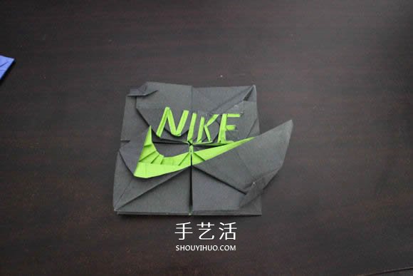 耐克標(biāo)志的折紙方法 怎么折NIKE標(biāo)志的圖解 -  rpnrmr.com