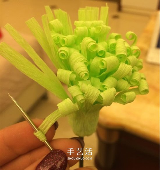 重陽(yáng)節(jié)紙菊花的做法 皺紋紙手工制作菊花圖解 -  rpnrmr.com