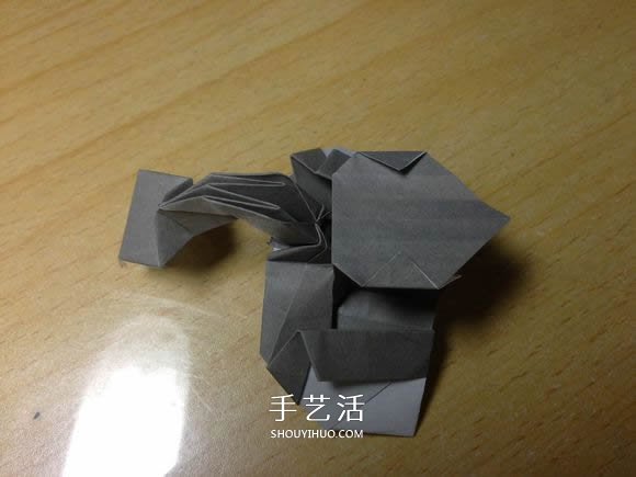 挖土機(jī)的折紙方法圖解 手工挖掘機(jī)的折法過程 -  rpnrmr.com