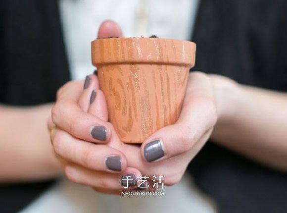 指甲油改造小陶盆圖解 多肉花盆的改造方法 -  rpnrmr.com