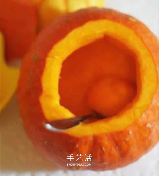 萬圣節(jié)南瓜燈的做法 用南瓜做南瓜燈的方法 -  rpnrmr.com