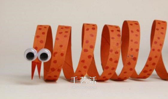 幼兒手工制作小蛇方法 卷紙筒廢物利用做小蛇 -  rpnrmr.com