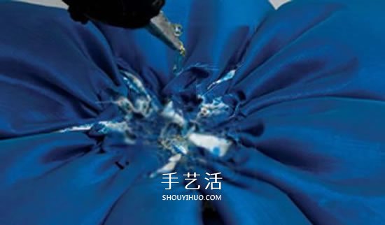 不織布花朵靠墊DIY 自制布藝花朵靠墊的做法 -  rpnrmr.com