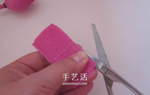 皺紋紙?zhí)枪ǖ淖龇?皺紋紙玫瑰花手工制作 -  rpnrmr.com