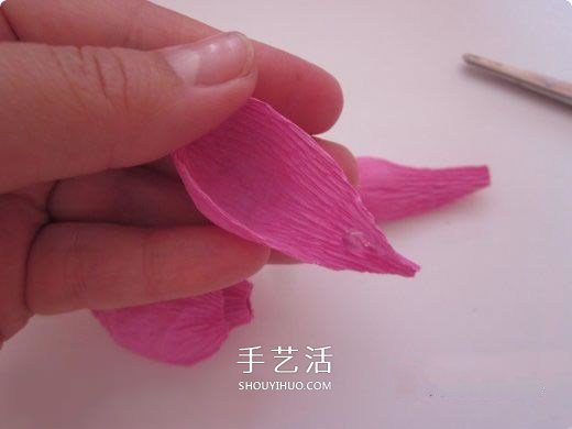 皺紋紙?zhí)枪ǖ淖龇?皺紋紙玫瑰花手工制作 -  rpnrmr.com