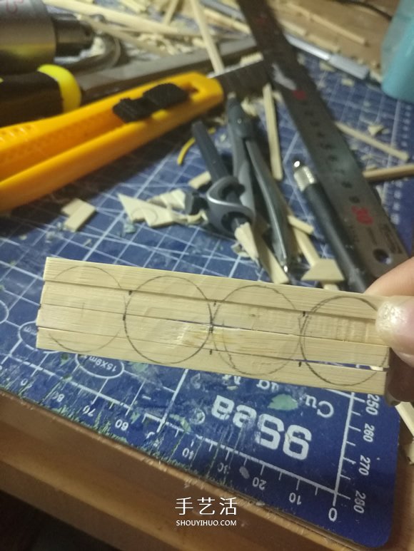 竹簽手工制作埃菲爾鐵塔模型的詳細(xì)圖解教程 -  rpnrmr.com