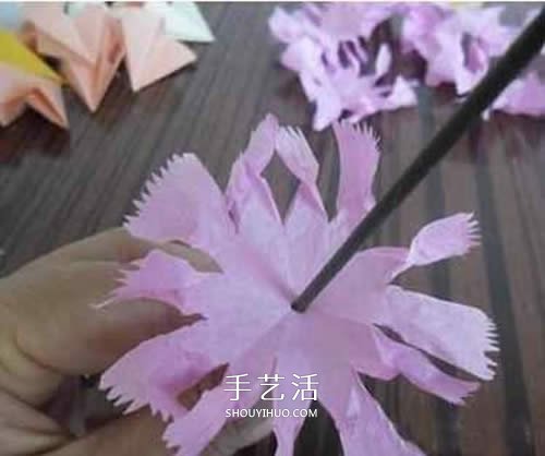 手揉紙康乃馨的制作 母親節(jié)康乃馨DIY圖解 -  rpnrmr.com