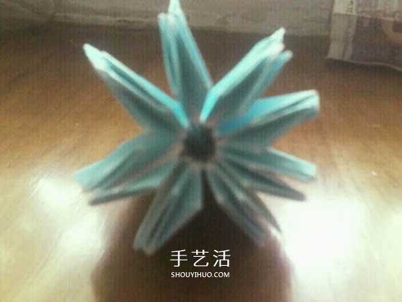 八瓣菊花的折法圖解 重陽節(jié)立體菊花折紙教程 -  rpnrmr.com