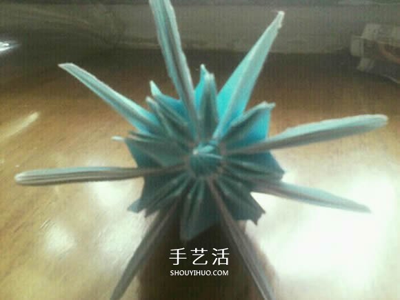 八瓣菊花的折法圖解 重陽節(jié)立體菊花折紙教程 -  rpnrmr.com