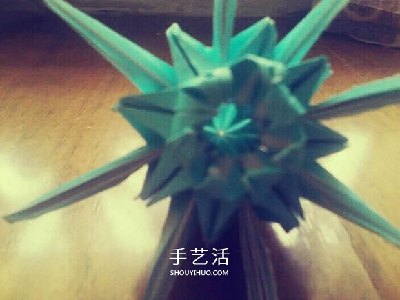 八瓣菊花的折法圖解 重陽節(jié)立體菊花折紙教程 -  rpnrmr.com
